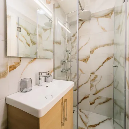 Homevision - Downtown Lamda Apartment *